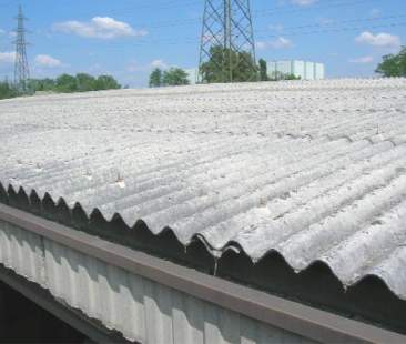 Amianto, la Sicilia sceglie la linea dura contro i Comuni senza un Piano