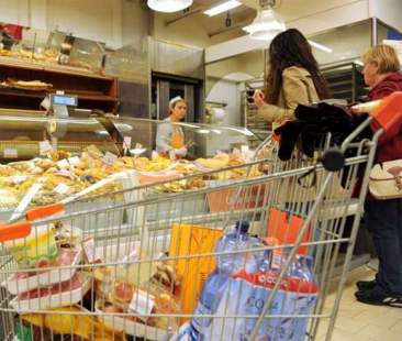 Istat, paniere dei consumi: escono i treni entrano i tatoo