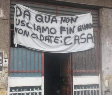 Catania – Liberato edificio pericolante abitato da 17 famiglie