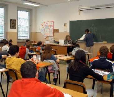 Sicilia, oltre 1 minore su 4 lascia il banco di scuola