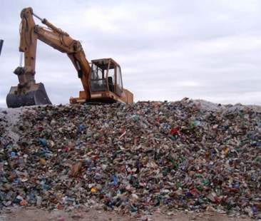 Rifiuti: servizi giù, tariffe su Rifiuti: servizi giù, tariffe su