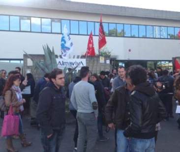 I call center siciliani tremano, licenziamenti sempre più vicini