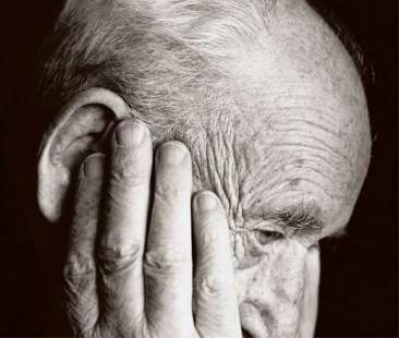 Alzheimer, pochi servizi e scadenti