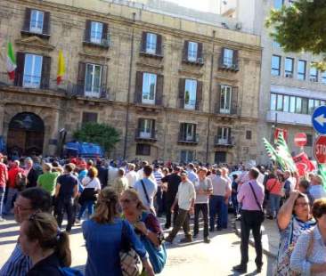 Ex dipendenti degli Sportelli: è guerra di cifre e di ipotesi