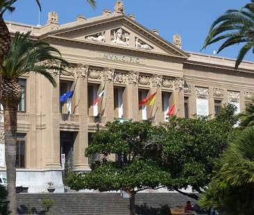 Messina – Novità in Giunta per Accorinti, ora la città attende una svolta Messina – Novità in Giunta per Accorinti, ora la città attende una svolta