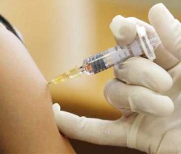 Vaccini, medici in campo contro le bufale