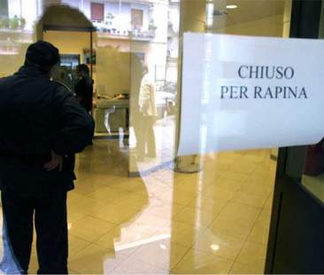 Sicurezza: Abi, calano le rapine in banca in Sicilia