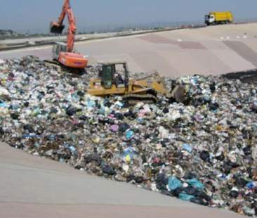 Rifiuti, da settembre smaltiti all’estero