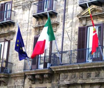 I grillini ad un passo da Palazzo d’Orléans