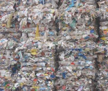 Rifiuti: la materia sprecata in Europa vale il 7% del Pil