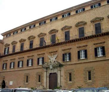 Rosario Crocetta si difende: “Rispettare le istituzioni”