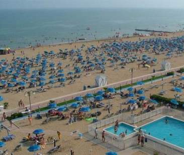 Concessioni stabilimenti balneari. Corte Ue: no a proroga automatica