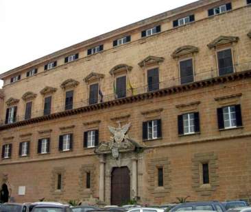 Il Cdm impugna la legge sui dirigenti