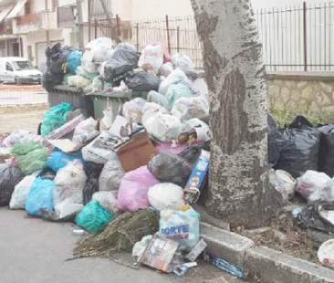 Rifiuti, a Crocetta non fanno puzza