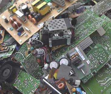 Rifiuti elettronici, le novità del decreto 121/16