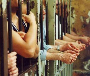 Carceri, anche la Sicilia ripiomba nell’emergenza