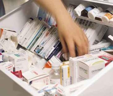 Farmacie, tirano solo prodotti veterinari e dietetici