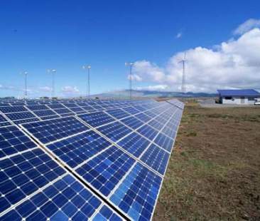 Solare, vantaggi e svantaggi dei sistemi compatti e componibili