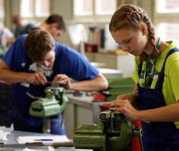 Imprese, puntare su formazione e lavoro Imprese, puntare su formazione e lavoro