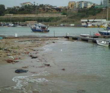 Gela, dopo 30 anni si rifarà il porto rifugio