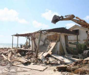 Abusivismo a Licata, il sindaco accusa Crocetta