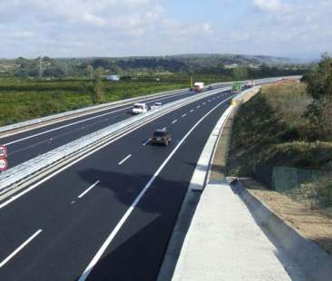 Dopo 55 anni, ecco la Salerno-Reggio. “Ora il Ponte”