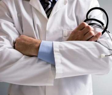 Aborto, fa discutere il bando riservato ai medici non obiettori