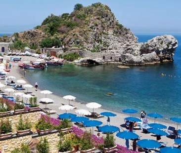 Taormina, nel 2016 superato il milione di pernottamenti Taormina, nel 2016 superato il milione di pernottamenti