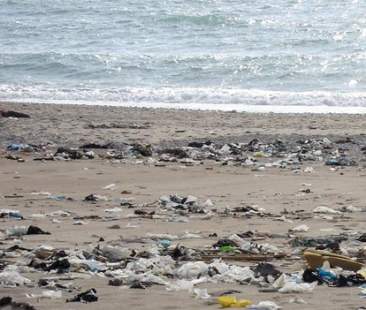 Il mare vietato: in Sicilia 48 km di costa chiusi per inquinamento