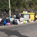 La guerra dei rifiuti ad Aci Castello dopo la rimozione dei cassonetti