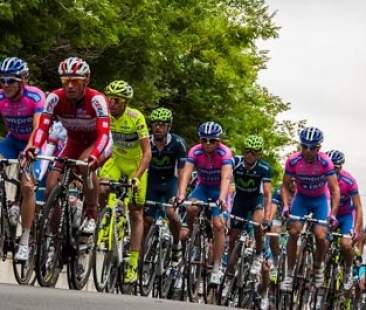 La Sicilia tappa i buchi per il Giro d’Italia La Sicilia tappa i buchi per il Giro d’Italia