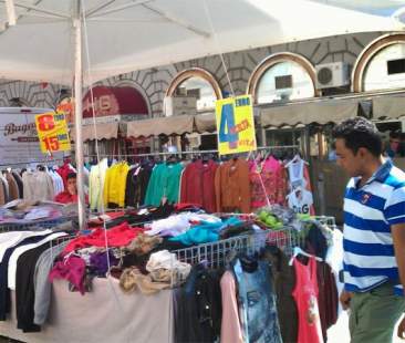 Ambulanti, boom di bancarelle straniere Ambulanti, boom di bancarelle straniere