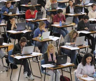 Scuola: 52 mila assunzioni. Attesa al Sud