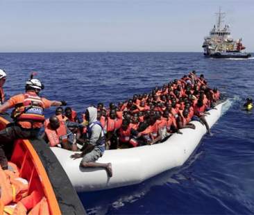 Migranti, indagine Demoskopika: “Guadagni illeciti per 4 miliardi”