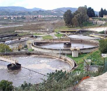Acqua, bocciatura da Ue e Consulta