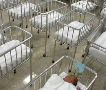 Un Paese senza figli. Nascite ancora giù