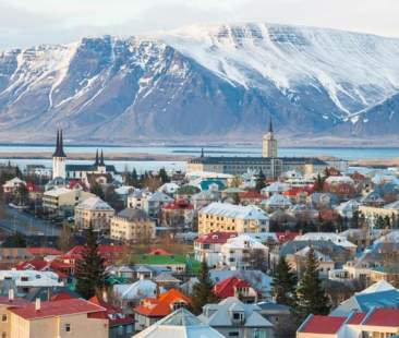 Stessa spiaggia e stesso mare addio. Ora i viaggiatori optano per il fresco