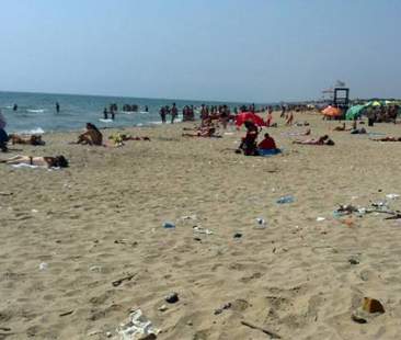 Catania – Spiagge libere tra degrado e rifiuti. D’Agata: “Se sporcano colpa loro”