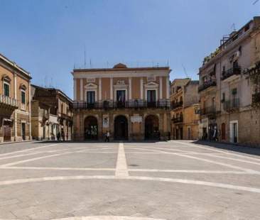 Mafia: Niscemi comprata con cento euro ogni voto Mafia: Niscemi comprata con cento euro ogni voto