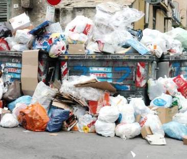 Palermo – Rifiuti: non solo cumuli in strada ma rischi per le entrate comunali