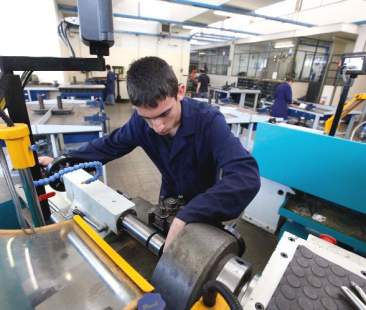 Formazione Avviso 8, avanti tutta. Primi decreti ma tanti mugugni