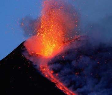 Etna: dalle fessure “segnali” per le eruzioni Etna: dalle fessure “segnali” per le eruzioni