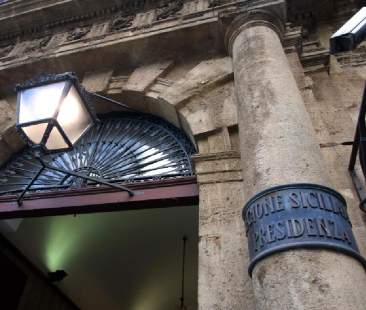 Elezioni, tensioni tra ex alleati. Centrosinistra sempre più diviso Elezioni, tensioni tra ex alleati. Centrosinistra sempre più diviso