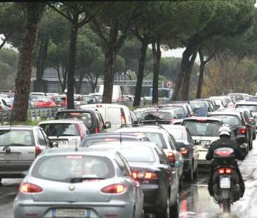 Palermo – Piogge, cantieri e avvio della Ztl. Lunedì difficile per i palermitani