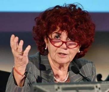 Il ministro Fedeli: “Nel 2018 rifinanzieremo il bonus cultura” Il ministro Fedeli: “Nel 2018 rifinanzieremo il bonus cultura”