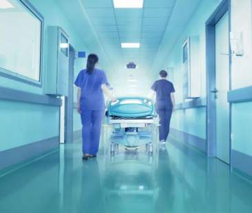 Sanità siciliana, guarisca chi può