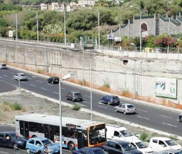 Catania – Tondo Gioeni, slittano i tempi. Intanto è caos circonvallazione