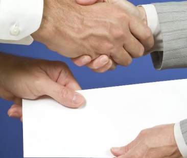 Scambio voto-favore chiesto ad 1 siciliano su 10