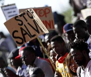 Migranti, in Italia 5 mln di regolari. Fra cinquant’anni saranno 20 mln Migranti, in Italia 5 mln di regolari. Fra cinquant’anni saranno 20 mln