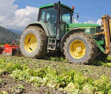 Agricoltura in crisi, intervento salva-debiti della Regione